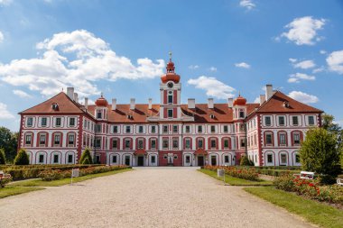 Chateau Mnichovo Hradiste, Rönesans Şatosu, Orta Bohem Bölgesi, Çek Cumhuriyeti, 16 Ağustos 2020