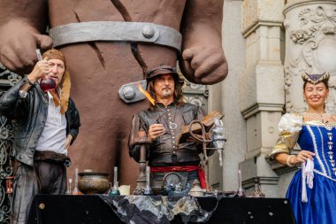 Simyacı büyücü laboratuvarı. Liberec Fuarı Neo-Rönesans Belediye Binası, Liberec, Kuzey Bohemya, Çek Cumhuriyeti, 16 Ağustos 2020. 