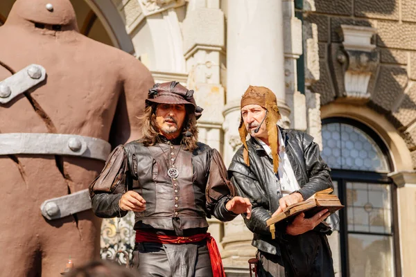 Simyacı büyücü laboratuvarı. Liberec Fuarı Neo-Rönesans Belediye Binası, Liberec, Kuzey Bohemya, Çek Cumhuriyeti, 16 Ağustos 2020. 