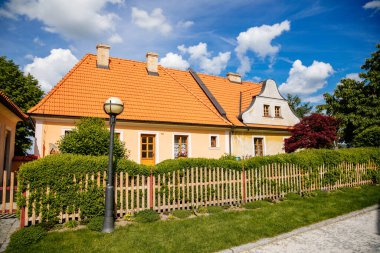 Millî Park Sumava, Rabi, Çek Cumhuriyeti 'ndeki Gotik şato Rabi harabelerinin yakınındaki köy, 01 Haziran 2019.