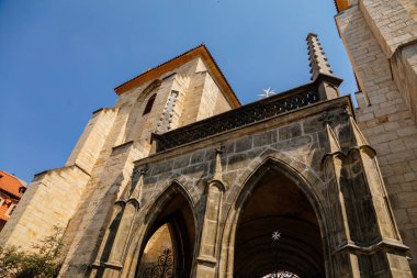 Zincirin Altındaki Meryem Kilisesi, Çek Cumhuriyeti Prag 'daki Malta Meydanı, 09 Ağustos 2020