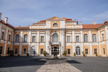 Duchcov Şatosu, klasik tarzda şato, Kuzey Bohemya, Çek Cumhuriyeti, 19 Eylül 2020