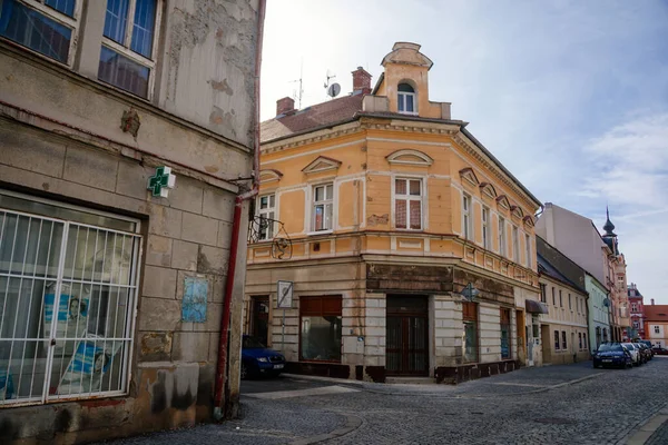 Edifícios Históricos Coloridos Estilo Classicista Centro Duchcov Dia Ensolarado Duchcov — Fotografia de Stock