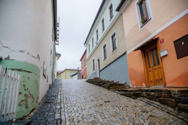 Ortaçağ Vimperk kasabası, kalesi ulusal parkta ve korunan Sumava, Güney Bohemya, Çek Cumhuriyeti peyzajı, 28 Eylül 2020