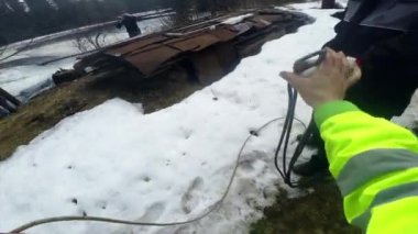 bir tırmanıcı bir emniyet sistemi ağacın bir bakış açılı kaldırmak için bir araya