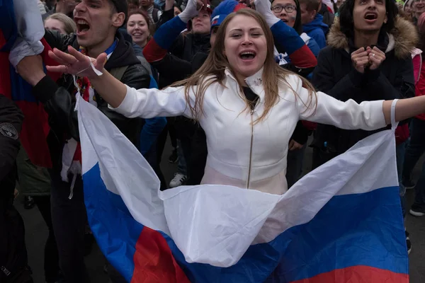 San Pietroburgo Russia Luglio 2018 Tifosi Calcio Guardano Partita Tra — Foto Stock