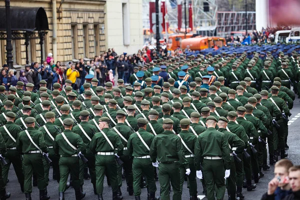 北西の準備レビュー軍第二次世界大戦でドイツのナチ勝利の名誉のパレード前にサンクトペテルブルク ロシア連邦 2018 — ストック写真