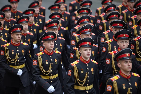 St. Petersburg, Rusya Federasyonu - 5 Mayıs 2018: Kuzey hazırlık Dergisi'nin onuruna İkinci Dünya Savaşı'nda Naziler Almanya üzerinde zafer yürüyüşünden önce birlikleri.