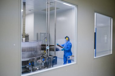 İlaç fabrikası, saf bitki üretimi için yalıtılmış 