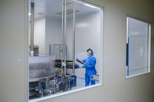 İlaç fabrikası, saf bitki üretimi için yalıtılmış 