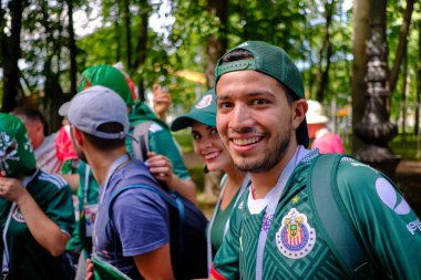 Belçika ve İngiltere'de maçtan önce futbol fans üçüncü 