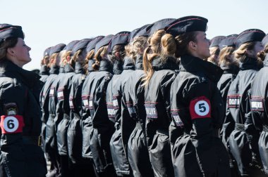 İlk zaferin onuruna yürüyüşünden önce eğitim 
