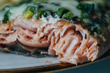 pembe somonu etli soğan yakın çekim