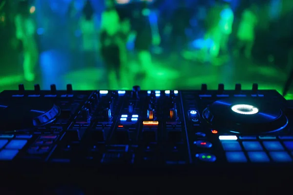 Pannello controller mixer DJ per musica elettronica — Foto Stock