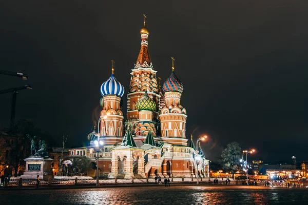 붉은 광장, 모스크바, 러시아에 세인트 basils 성당 — 스톡 사진