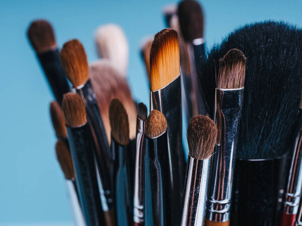close-up makeup brush set for coloring eyes