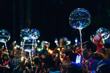 Vichuga, Rusya - 17 Haziran 2018: Akşam etkinliğinde bir kalabalık