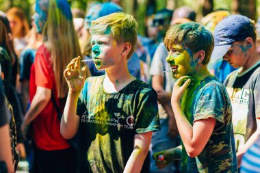 Vichuga, Rusya - 17 Haziran 2018: Renkler festivali Holi kutlaması