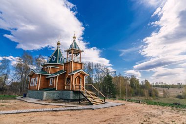 Rusya'da Hıristiyan Ortodoks dininin modern kırsal ahşap Kilisesi