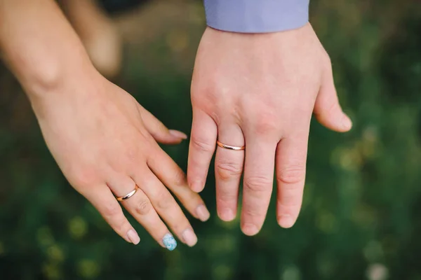 Hands Bride Groom Wedding Gold Rings — Stock Photo, Image