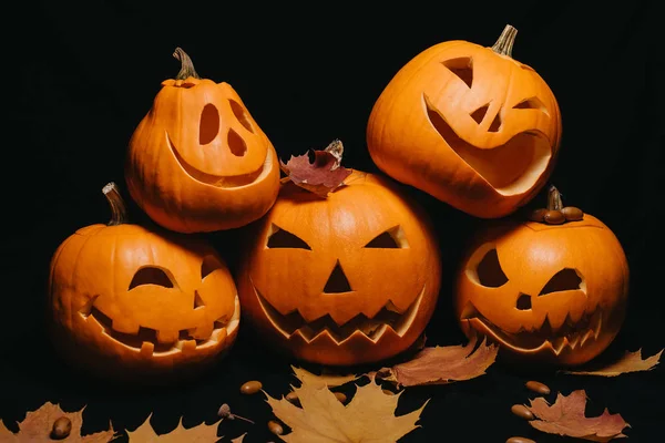 Composizione Halloween Con Foglie Autunnali — Foto Stock