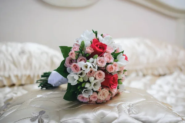 Ramo de flores frescas de la boda — Foto de Stock