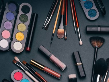 Kozmetik için yüz ve göz makyaj seti