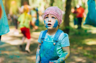 Vichuga, Rusya - 17 Haziran 2018: Festival Holi renklerin.