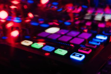 müzik karıştırma için profesyonel DJ Mikser denetleyici