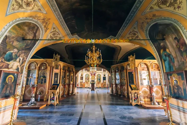 Vozdvizhenie village, ivanovo region, russland - 05. Mai 2019: bemaltes Interieur in der alten Kirche der Kreuzerhöhung in vozdvizhenie village, russland — Stockfoto