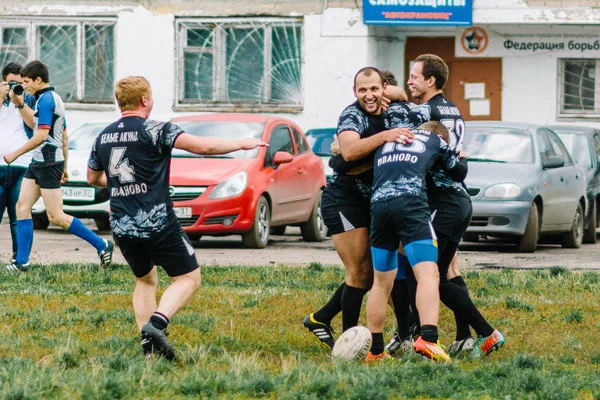 IVANOVO, RUSSIA - SEPTEMBER 12, 2015: Men's Rugby championship between White Shark teams and the Flagship — Stock Photo, Image