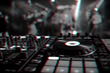 elektronik müzik karıştırma için profesyonel DJ denetleyici