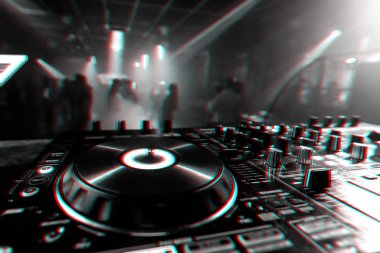 elektronik müzik karıştırma için profesyonel DJ denetleyici