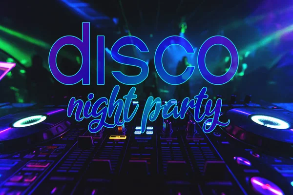 Inskription Disco Night Party på bakgrunden av DJ mixern — Stockfoto