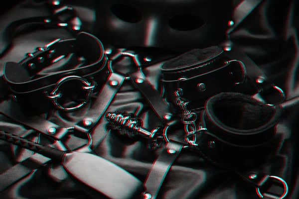 Erotik oyunlar için metal anal tıpa, kelepçe, kırbaç, boğucu ve maske