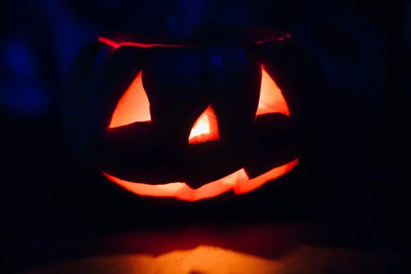 Halloween pumpkin lantern Jack at night at the autumn — Stock Photo, Image
