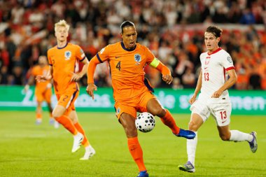 Virgil Van Dijk, Hollanda ve Polonya milli takımları arasında oynanan Dünya Kupası 2026 Avrupa ön eleme maçında görüldü (Maciej Rogowski / Ball Raw Images)