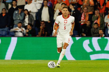 Jan Bednarek, Hollanda ve Polonya milli takımları arasında oynanan 2026 Dünya Kupası ön eleme maçında görüldü (Maciej Rogowski / Ball Raw Images)