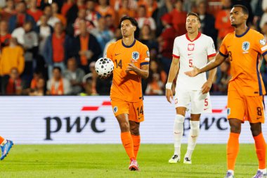 Tijjani Reijnders, Hollanda ve Polonya milli takımları arasında oynanan Dünya Kupası 2026 Avrupa ön eleme maçında görüldü (Maciej Rogowski / Ball Raw Images)