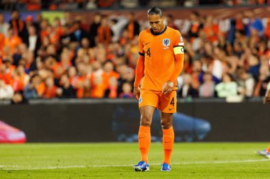Virgil Van Dijk, Hollanda ve Polonya milli takımları arasında oynanan Dünya Kupası 2026 Avrupa ön eleme maçında görüldü (Maciej Rogowski / Ball Raw Images)