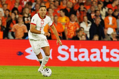 Jan Bednarek, Hollanda ve Polonya milli takımları arasında oynanan 2026 Dünya Kupası ön eleme maçında görüldü (Maciej Rogowski / Ball Raw Images)