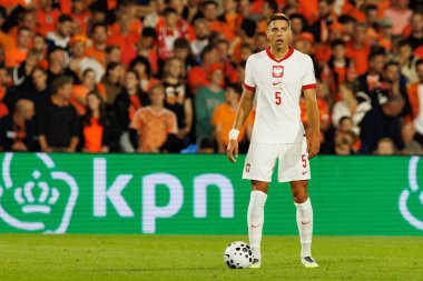 Jan Bednarek, Hollanda ve Polonya milli takımları arasında oynanan 2026 Dünya Kupası ön eleme maçında görüldü (Maciej Rogowski / Ball Raw Images)