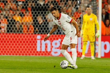 Jan Bednarek, Hollanda ve Polonya milli takımları arasında oynanan 2026 Dünya Kupası ön eleme maçında görüldü (Maciej Rogowski / Ball Raw Images)