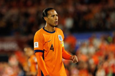 Virgil Van Dijk, Hollanda ve Polonya milli takımları arasında oynanan Dünya Kupası 2026 Avrupa ön eleme maçında görüldü (Maciej Rogowski / Ball Raw Images)