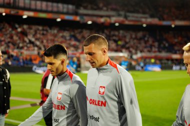 Bartosz Kapustka ve Jakub Piotrowski, Hollanda ve Polonya milli takımları arasında oynanan 2026 Dünya Kupası ön eleme maçında görüldü (Maciej Rogowski / Ball Raw Images)