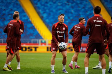 Piotr Zielinski, Polonya Milli Futbol Takımı 'nın 2026 Dünya Kupası öncesinde Finlandiya' ya karşı oynanan Resmi Basın Konferansı ve antrenmanı sırasında görüldü (Maciej Rogowski / Ball Raw Images)