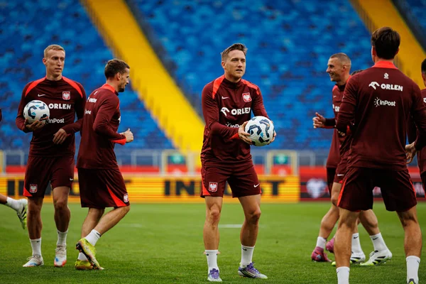 Piotr Zielinski, Polonya Milli Futbol Takımı 'nın 2026 Dünya Kupası öncesinde Finlandiya' ya karşı oynanan Resmi Basın Konferansı ve antrenmanı sırasında görüldü (Maciej Rogowski / Ball Raw Images)