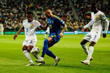 Jules Kounde ve Oleksandr Zubkov, Ukrayna ve Fransa milli takımları arasında oynanan 2026 Dünya Kupası ön eleme maçında görüldü (Maciej Rogowski / Ball Raw Images)