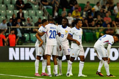 Fransa 'nın oyuncuları, Ukrayna ve Fransa milli takımları arasında oynanan 2026 Dünya Kupası eleme maçında Michael Olise' den gol üstüne gol atarken görüldü (Maciej Rogowski / Ball Raw Images)