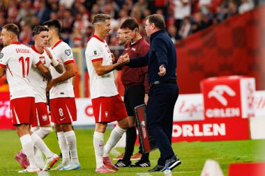 Robert Lewandowski ve Jan Urban, Polonya ve Finlandiya milli takımları arasında oynanan Dünya Kupası 2026 Avrupa ön eleme maçında görüldü (Maciej Rogowski / Ball Raw Images)